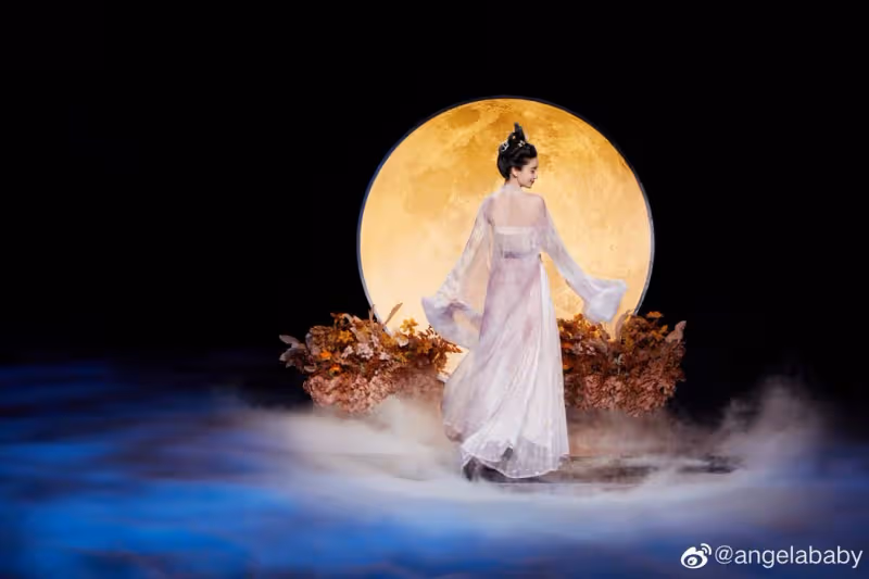 5大女星爭妍鬥麗　迪麗熱巴春光乍泄...Baby扮嫦娥賞心悅目