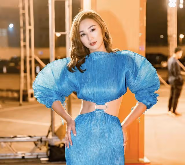 否認離巢!TVB知名女星復出幕前,坦言不想用續約合同換視後頭銜