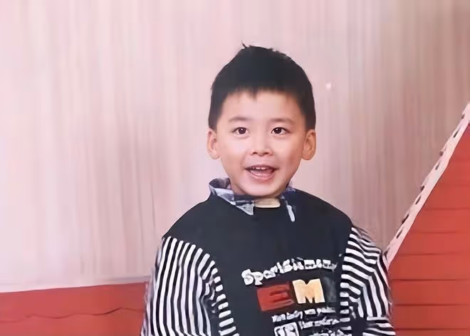 李易峰的混亂往事:肇事逃逸、情史複雜、私生活糜爛,他玩得真花