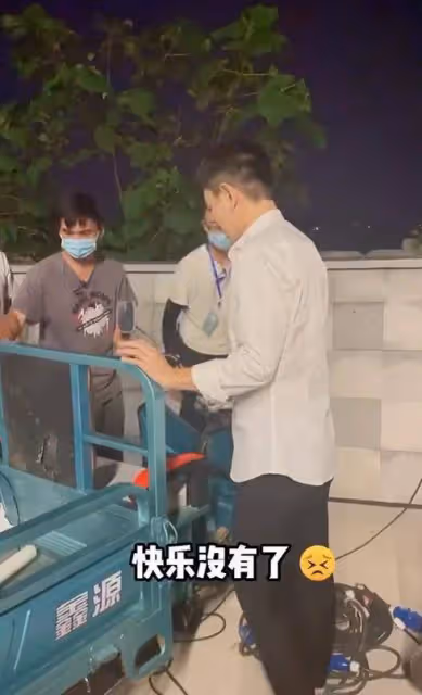 賈乃亮被曝和李小璐復合，賈乃亮發視頻疑澄清，已定居青島！
