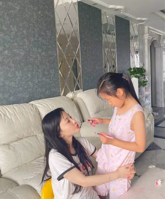 賈乃亮被曝和李小璐復合，賈乃亮發視頻疑澄清，已定居青島！