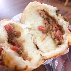 肉鬆火腿麵包🥯