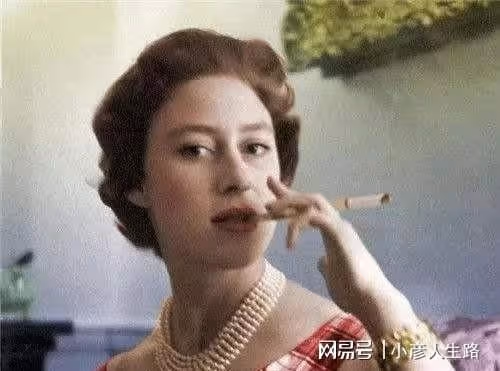 被戴綠帽、丈夫養私生子、妹妹花錢買命,英國女王的一生多不易?