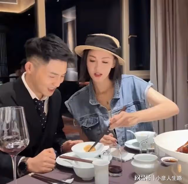 李彩樺被曝與男網紅曖昧!聚餐期間緊挨著,還親自為其夾菜擦嘴