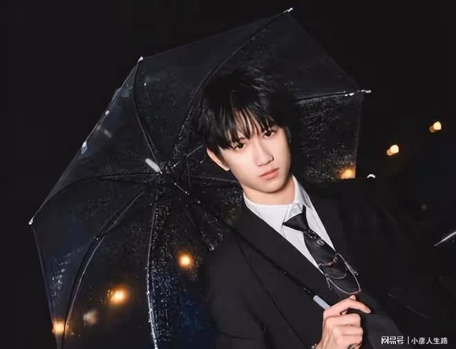 TF家族成員,搭檔過肖戰,演甜寵劇男主,19歲的敖子逸有多優秀?