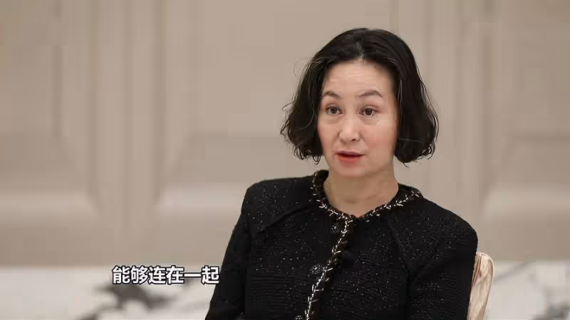 林青霞與何超瓊同框,67歲氣質不輸其他人