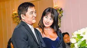 「仙女姐姐」戈偉如,爆紅後不慕名利,追愛半生,曾2度入豪門,自由豪邁拒絕上億贍養費,她笑:女人要活得灑脫!