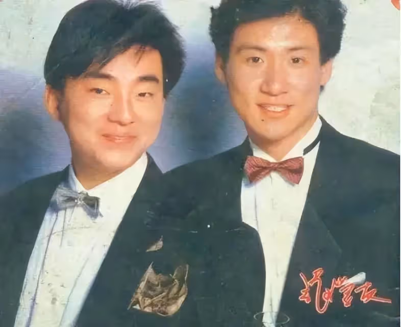 58歲呂方曝近況,與鄭裕玲的愛恨已成往事,今牽手富婆嬌妻,含淚發感言:是她陪我走過低谷.
