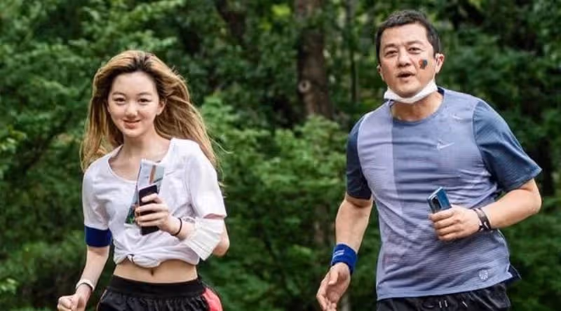 有種「星二代」叫王菲女兒!曾因「兔唇」被熱議,經歷3次手術如今蛻變氣質美女,靠美貌打破流言,網友:明星基因太強大