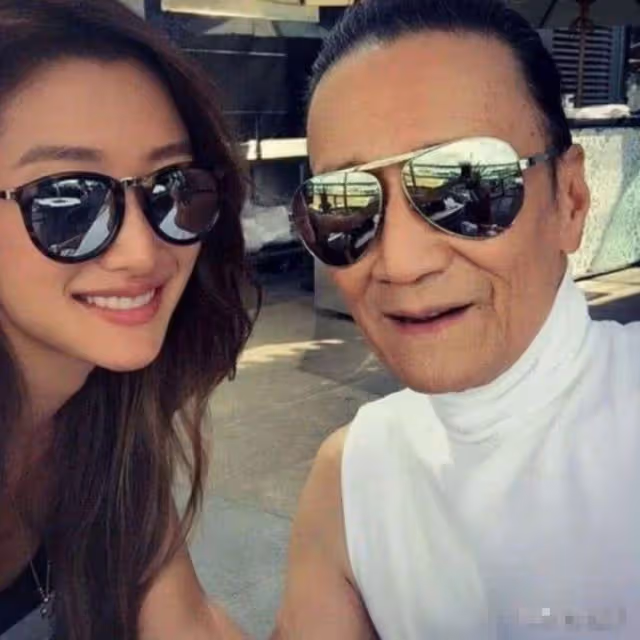 37歲未婚生女,謝婷婷換男友的速度如同換衣服,女兒生父至今成謎