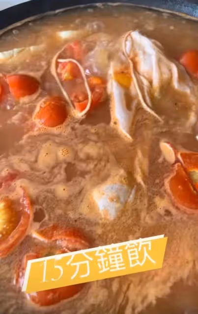 張柏芝近況曝光!三歲小兒子罕見出鏡,梳波波頭邁小撇步好軟萌,網友:完美復刻張柏芝