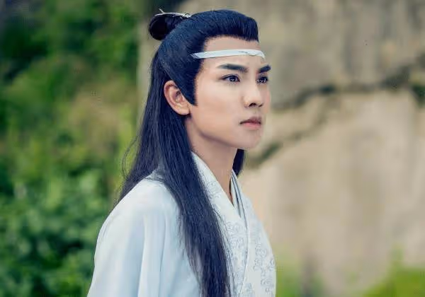 陳情令:難怪藍湛只教思追問靈,得知原因後,阿苑好委屈!