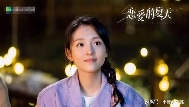 吳倩接連登上熱搜，新劇人設獲關注，離婚後的她更值得