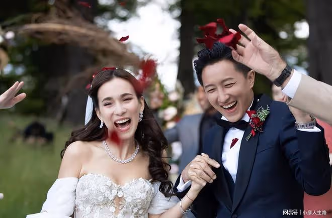 韓庚盧靖姍幸福得女！曬一家三口甜蜜合照，妻子產後狀態極好