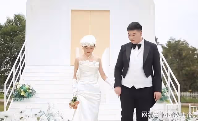 陳萌曬跳舞視頻，穿緊身短袖秀身材曲線，網友：難怪朱小偉喜歡