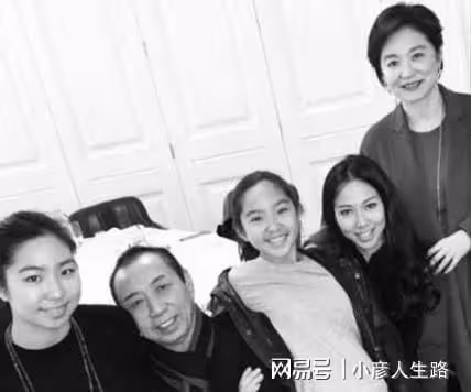 廉價花褲傳四代!林青霞詳述豪宅起火當晚,名牌衣服任傭人挑選