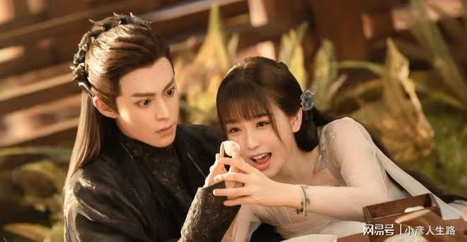 《蒼蘭訣》後,王鶴棣又有新劇將襲,與李沁、趙露思共演雙女主劇