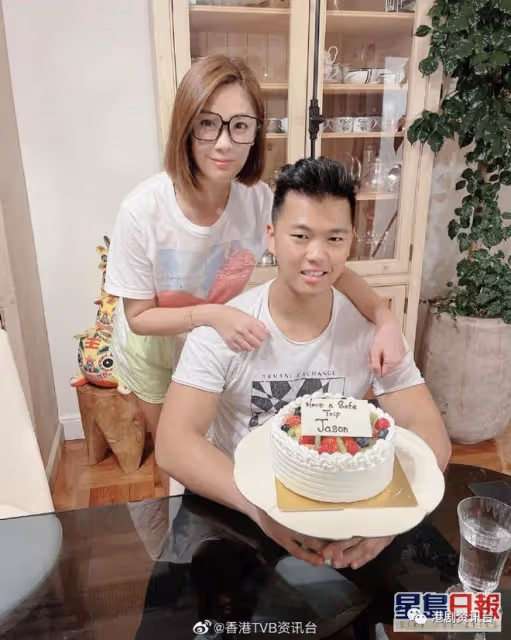 港姐翁嘉穗閃嫁富商與同屆亞軍爆離奇三角戀!淡出後住過億豪宅變凍齡靚媽