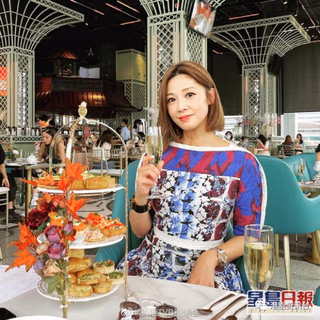 港姐翁嘉穗閃嫁富商與同屆亞軍爆離奇三角戀!淡出後住過億豪宅變凍齡靚媽