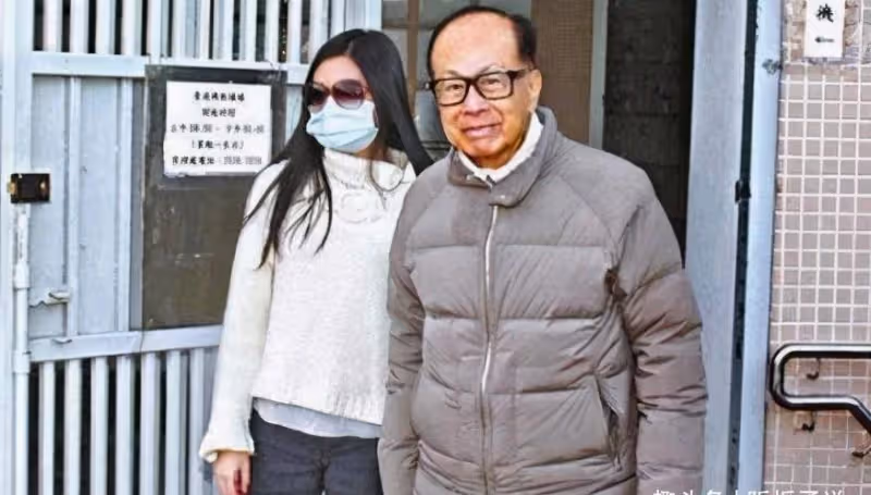 豪門長孫女命運懸殊:5000億何家華一分未得,李思德身價近700億