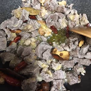 川味紅蘿蔔燒牛肉