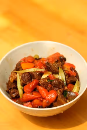 川味紅蘿蔔燒牛肉