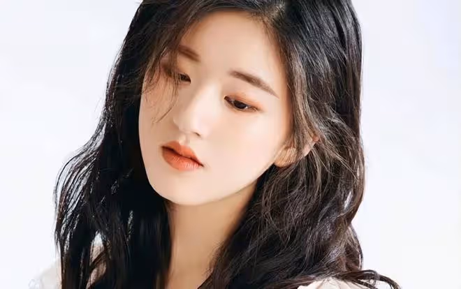 趙露思成名史：從18線網紅逆襲為頂流女星，她到底經歷了什麼？