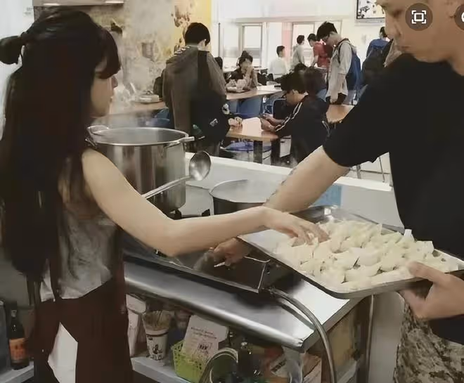 趙露思成名史：從18線網紅逆襲為頂流女星，她到底經歷了什麼？