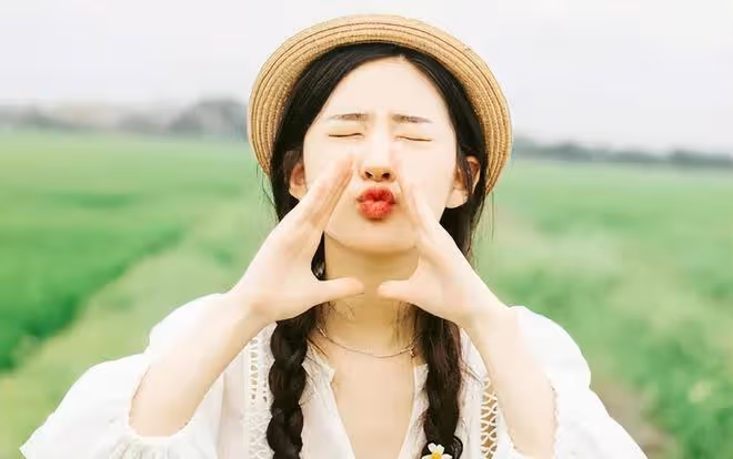 趙露思成名史：從18線網紅逆襲為頂流女星，她到底經歷了什麼？