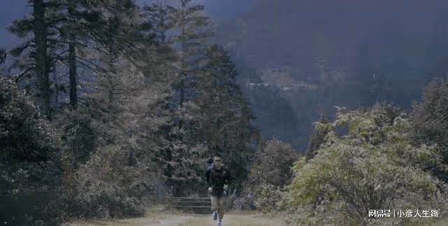 「跑神」梁晶：31歲倒在白銀越野賽中，4個月後，2歲女兒代為領獎