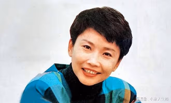中國首位體育女主播寧辛,與丈夫分居21年,今59歲無兒無女成遺憾