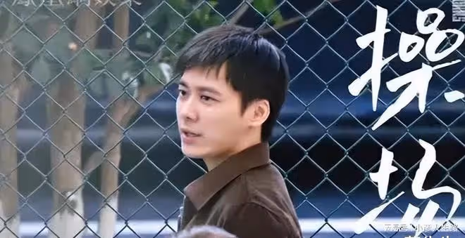 李易峰徹底涼了,多次嫖娼被坐實,最後一次直播露面,面容憔悴