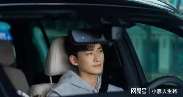 張翰人氣直線下降,老氣橫秋還要硬演少男,新劇內容更是令人反胃