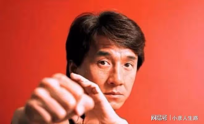 李易峰該被罰,但成龍能被原諒,他為什麼不行?