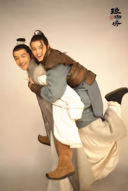 《星漢燦爛》吳磊7件事！天然的帥哥、以高情商救場熱巴&譚松韻，對「凌不疑」的評價也超特別！