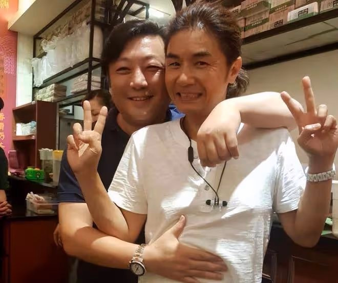 52歲蔡濟文近況!胖到認不出拒絕復出,轉行做生意生倆娃太幸福