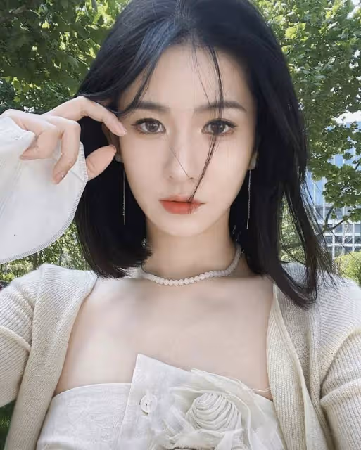 網紅灣灣自曝被威脅！稱有17位男星與李易峰一樣愛嫖娼，真假難辨
