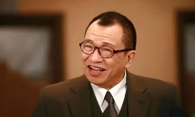 年輕時在國內賺錢,老了移居國外養老,這8位老年港星生活滋潤