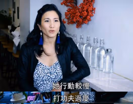 年輕時在國內賺錢,老了移居國外養老,這8位老年港星生活滋潤