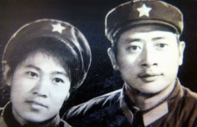 演員印小天:被兄弟背叛排擠,人生低谷再慘被騙婚,43歲仍單身