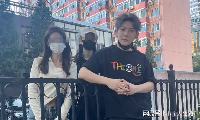 陳翔被網友偶遇,身材發福臉似發麵饅頭,被吐槽越來越「姨化」
