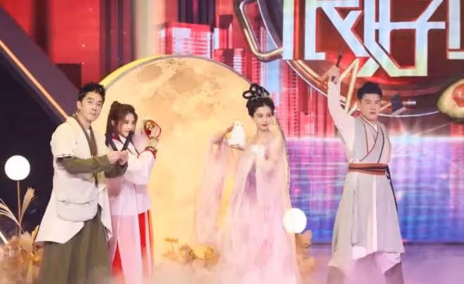 月亮節女星曬照慶祝,楊穎版嫦娥上線,楊超越曬高級建模臉
