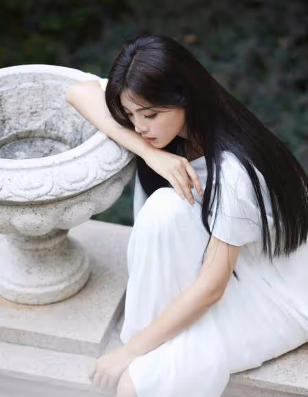 月亮節女星曬照慶祝,楊穎版嫦娥上線,楊超越曬高級建模臉