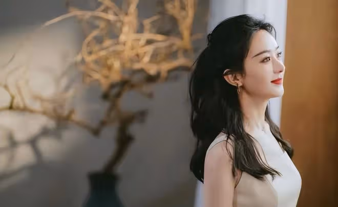 月亮節女星曬照慶祝,楊穎版嫦娥上線,楊超越曬高級建模臉
