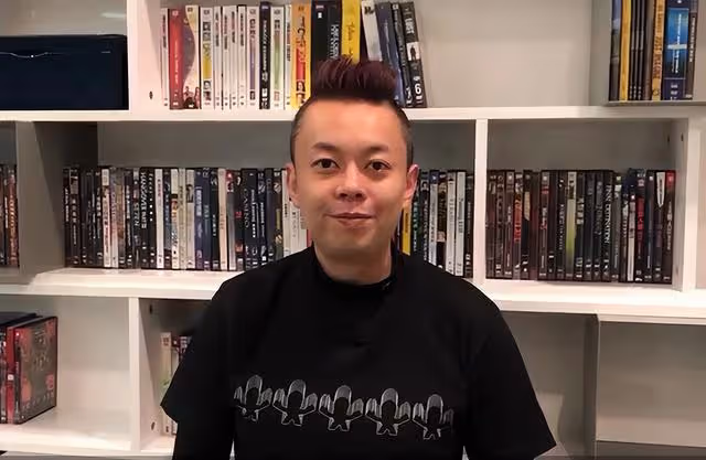 悲痛!TVB知名官二代父親設靈,上月睡夢中離世,前特首到場送別