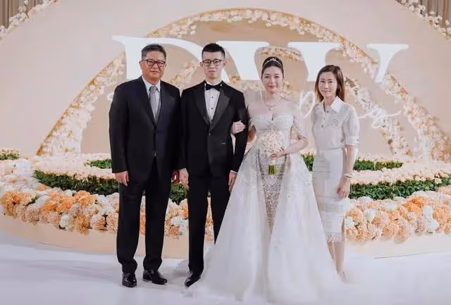 安踏公子大婚被曝彩禮18億 滿排豪車 還捐一億