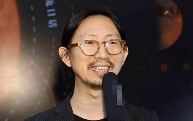 沒有任何代表作,卻裝模作樣當評委,小丑鬧劇何時才會停止?