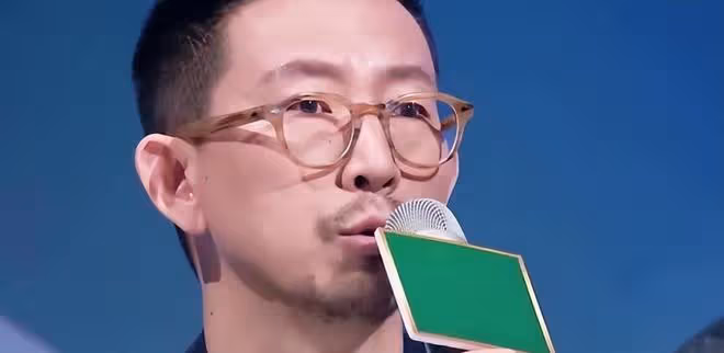 沒有任何代表作,卻裝模作樣當評委,小丑鬧劇何時才會停止?