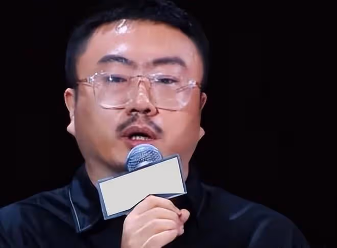 沒有任何代表作,卻裝模作樣當評委,小丑鬧劇何時才會停止?