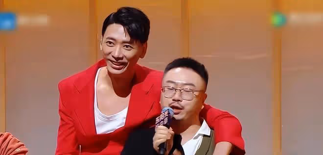 沒有任何代表作,卻裝模作樣當評委,小丑鬧劇何時才會停止?